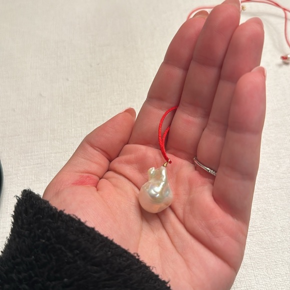 COCONUT LOVE RED RAIN AQUA PEARL NECKLACE - Picture 4 of 5